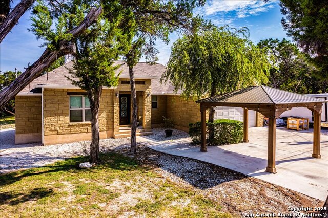 Listing photo id 31 for 267 Eagle Rock