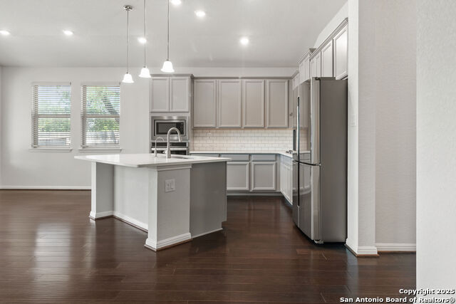 Listing photo id 2 for 9507 Garrison Way