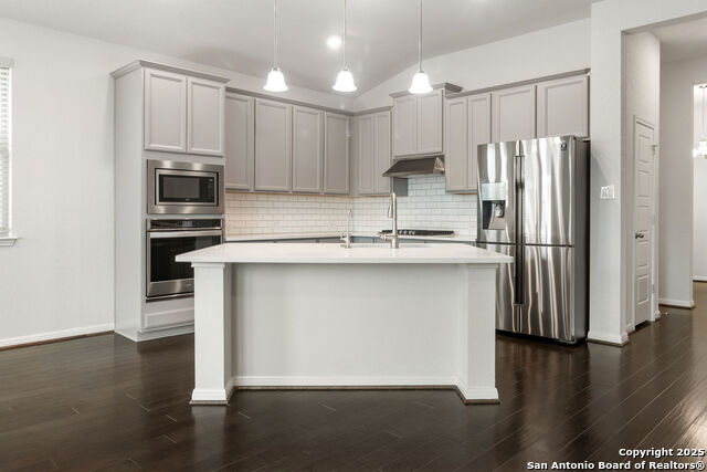 Listing photo id 3 for 9507 Garrison Way