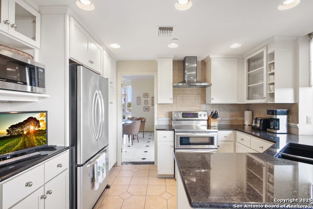 Image 11 of 38 For 7887 Broadway  302