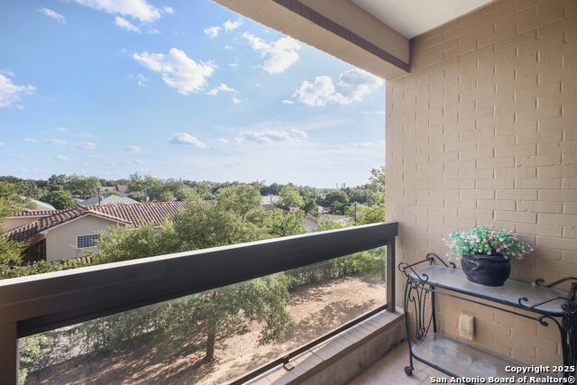 Image 17 of 38 For 7887 Broadway  302