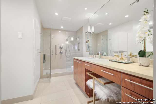 Image 19 of 38 For 7887 Broadway  302