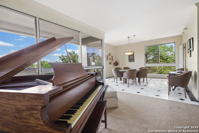 Image 6 of 38 For 7887 Broadway  302