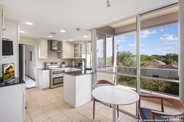 Image 8 of 38 For 7887 Broadway  302