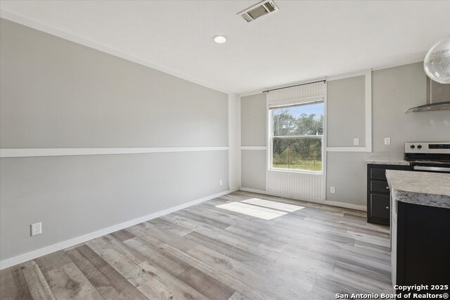 Listing photo id 10 for 385 Forest Oaks