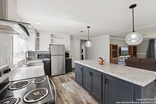 Listing photo id 13 for 385 Forest Oaks
