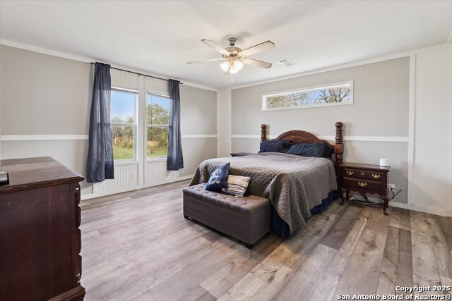 Listing photo id 18 for 385 Forest Oaks
