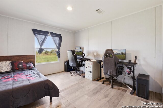 Listing photo id 25 for 385 Forest Oaks