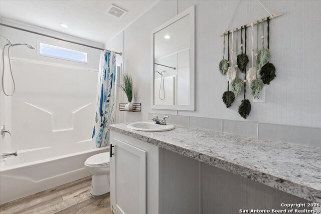 Listing photo id 27 for 385 Forest Oaks