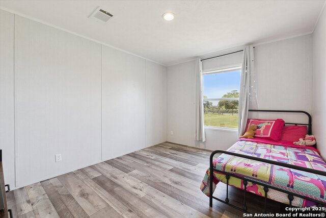 Listing photo id 29 for 385 Forest Oaks