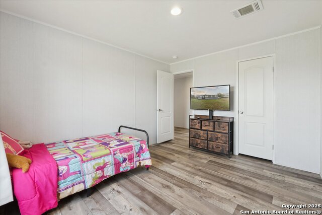 Listing photo id 30 for 385 Forest Oaks