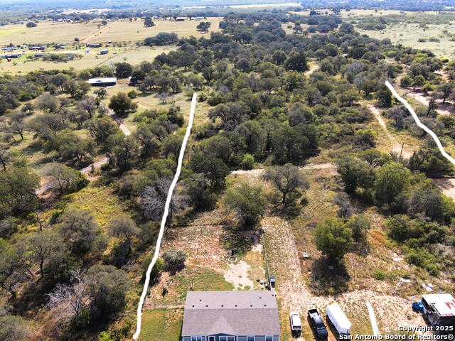Listing photo id 36 for 385 Forest Oaks