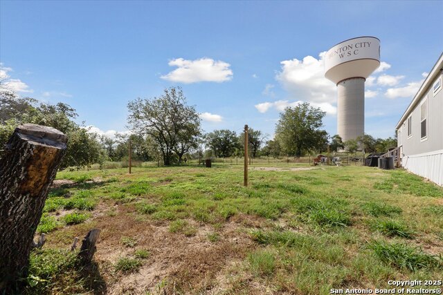Listing photo id 37 for 385 Forest Oaks