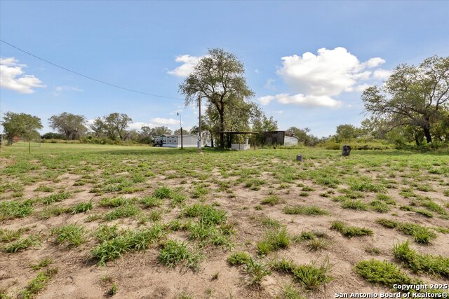 Listing photo id 41 for 385 Forest Oaks