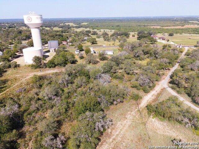 Listing photo id 42 for 385 Forest Oaks