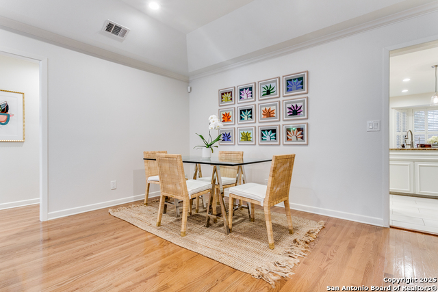Listing photo id 14 for 201 Ellwood St 106