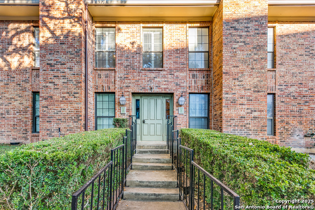 Listing photo id 1 for 201 Ellwood St 106