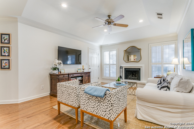 Listing photo id 3 for 201 Ellwood St 106