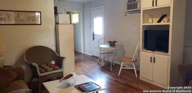 Image 3 of 13 For 2318 Olmos Dr W