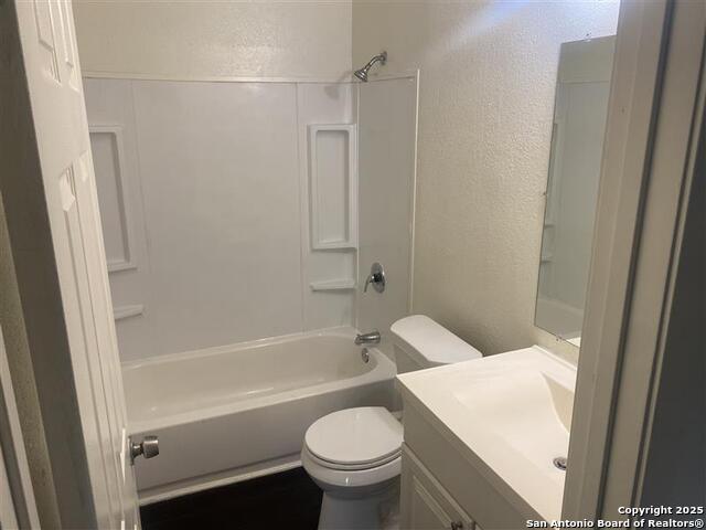 Listing photo id 2 for 520 Gentleman 12