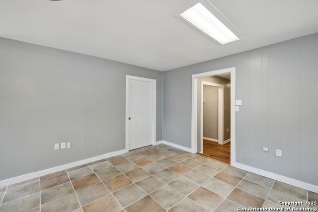 Image 10 of 22 For 1272 Rotherman