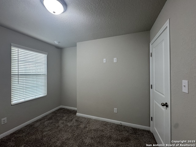 Listing photo id 15 for 7935 Dial Ike 201