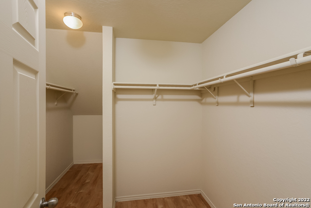 Listing photo id 9 for 8822 Scarlett Pl