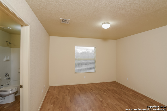 Listing photo id 6 for 8822 Scarlett Pl