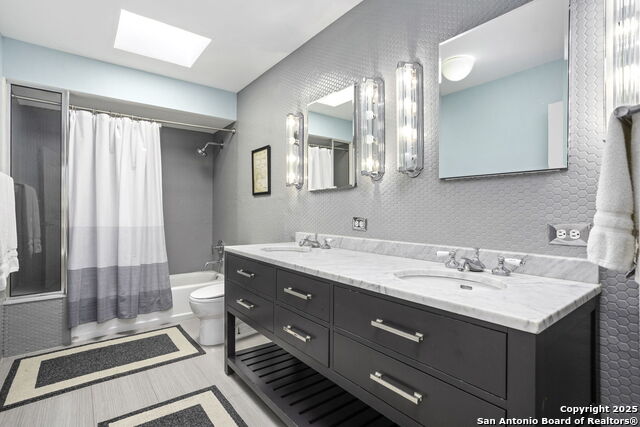 Image 18 of 36 For 108 Schreiner Pl