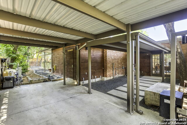 Image 23 of 36 For 108 Schreiner Pl