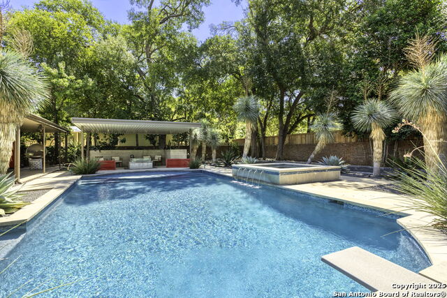 Image 27 of 36 For 108 Schreiner Pl