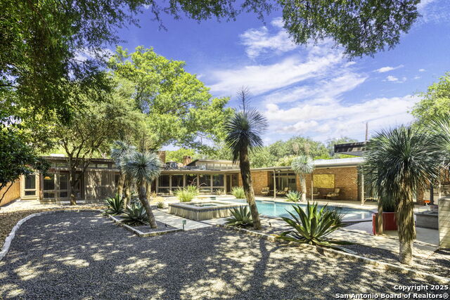 Image 29 of 36 For 108 Schreiner Pl