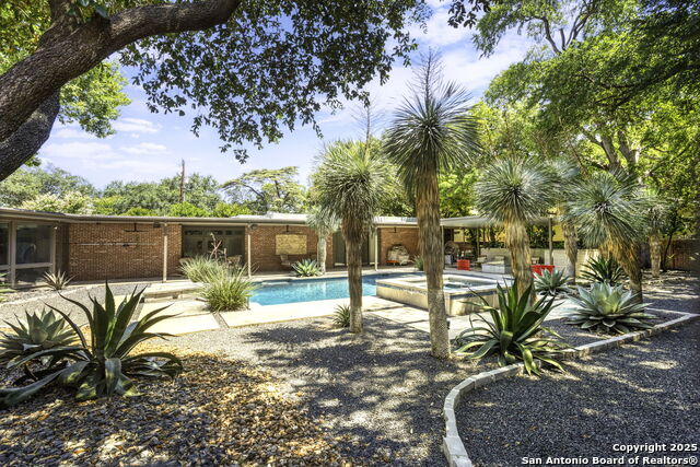 Image 30 of 36 For 108 Schreiner Pl