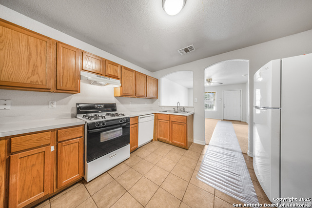 Listing photo id 8 for 515 Belcross