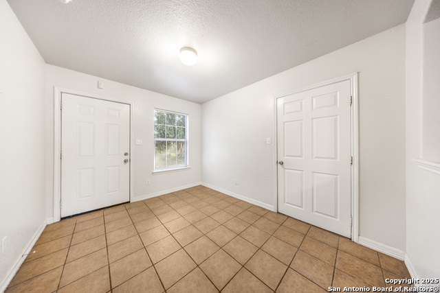 Listing photo id 10 for 515 Belcross