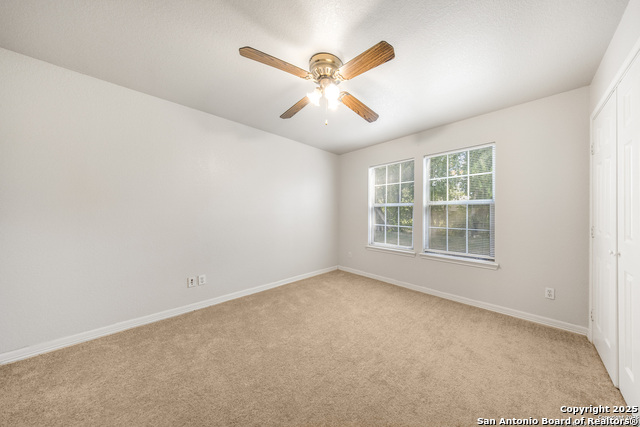 Listing photo id 12 for 515 Belcross