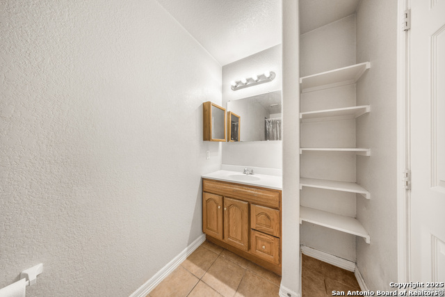 Listing photo id 14 for 515 Belcross