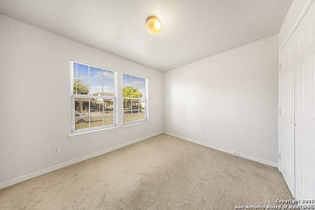 Listing photo id 15 for 515 Belcross