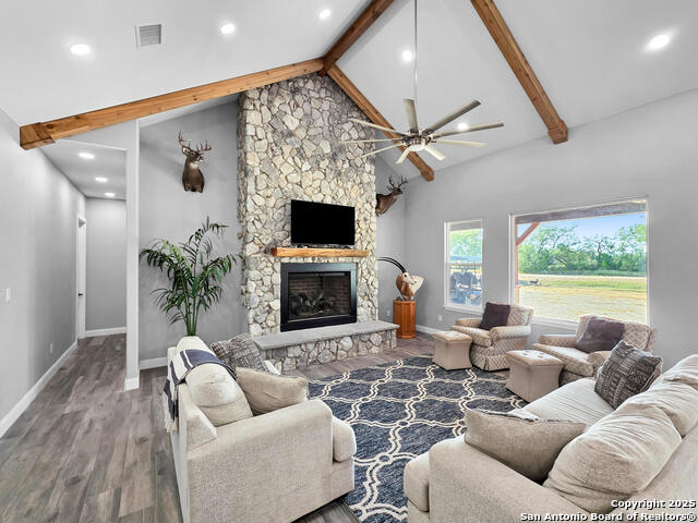 Listing photo id 8 for Tbd Fm 1986  