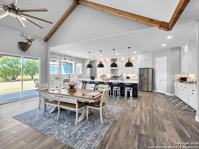 Listing photo id 10 for Tbd Fm 1986  