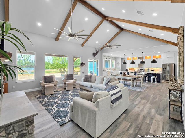 Listing photo id 7 for Tbd Fm 1986  