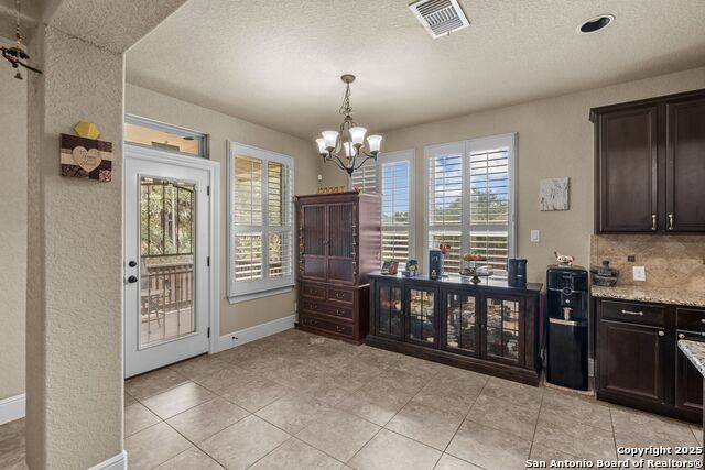 Image 18 of 36 For 8718 Silver Rock