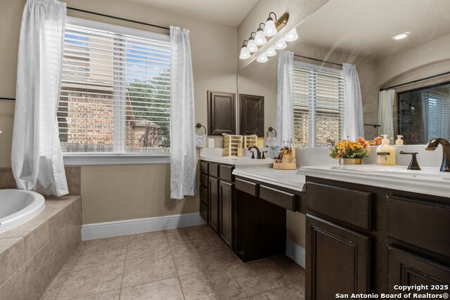 Image 23 of 36 For 8718 Silver Rock