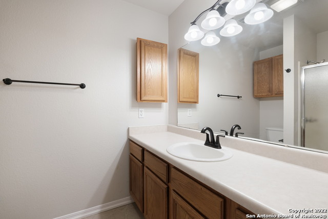 Listing photo id 12 for 2244 Eastman Ave