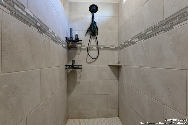 Listing photo id 9 for 216 Pudu Trail