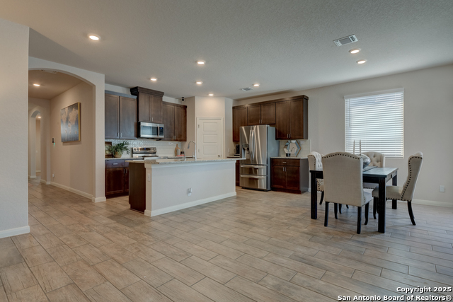 Listing photo id 0 for 216 Pudu Trail