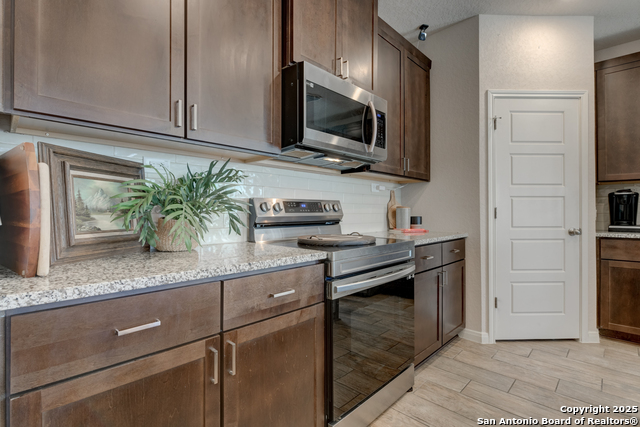 Listing photo id 3 for 216 Pudu Trail