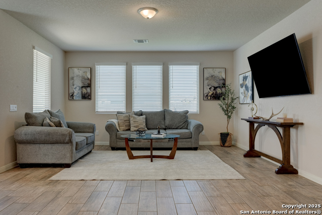 Listing photo id 6 for 216 Pudu Trail