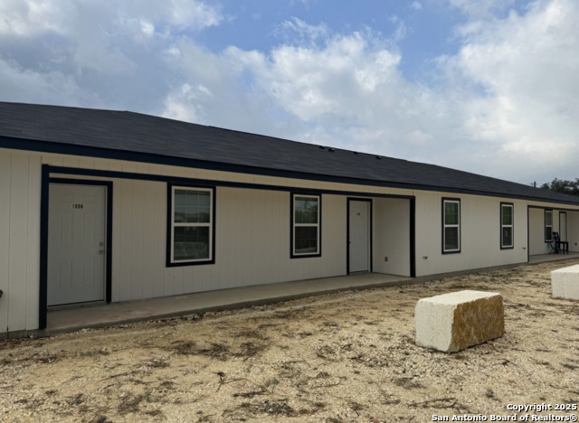 Listing photo id 0 for 1008 County Road 4516