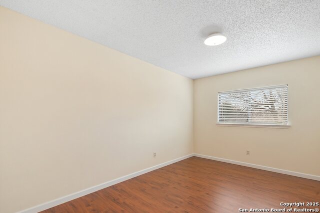 Image 26 of 38 For 7806 Larcrest Ln